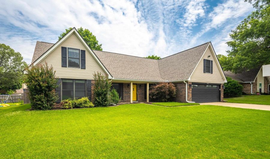 6436 EASTBRIER, Bartlett, TN 38135 - 4 Beds, 3 Bath