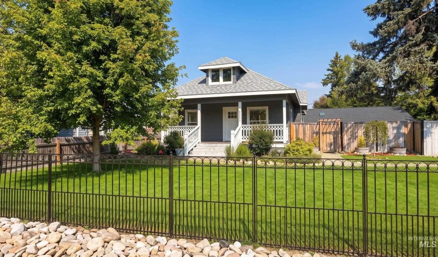 5800 N Gary Ln, Boise, ID 83714 - 3 Beds, 1 Bath