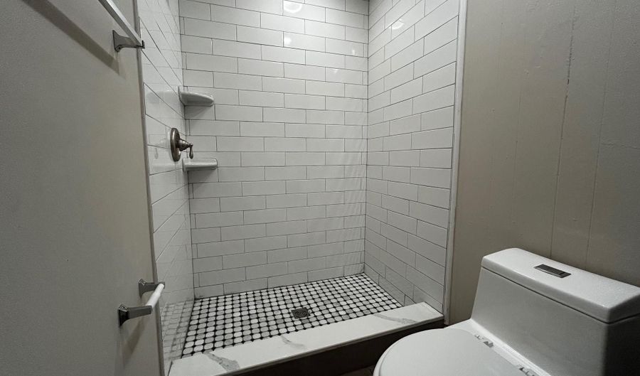 272 W MAPLE B (REAR), Ambler, PA 19002 - 4 Beds, 2 Bath