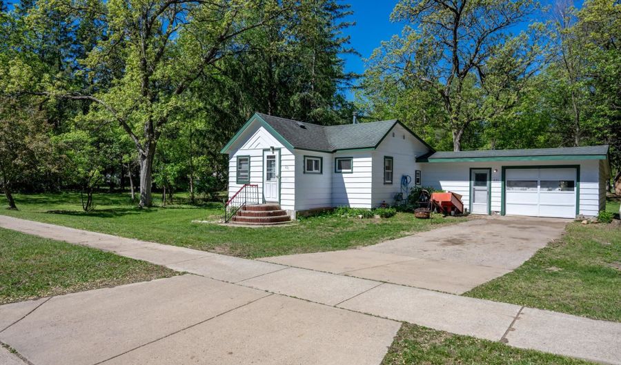 221 N Cedar St, Adams, WI 53910 - 2 Beds, 1 Bath