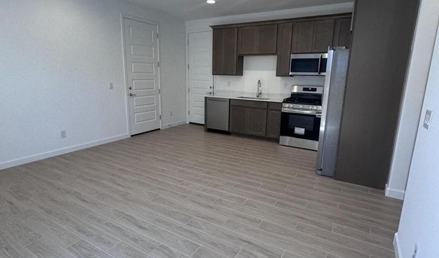 23333 W Mobile Ln, Buckeye, AZ 85326 - 1 Beds, 1 Bath