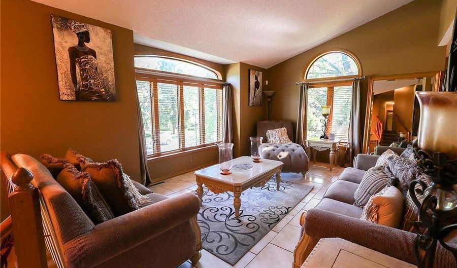 13720 Georgia Dr, Apple Valley, MN 55124 - 5 Beds, 4 Bath