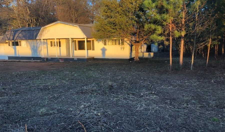 13584 Garden Way, Athens, AL 35611 - 3 Beds, 2 Bath