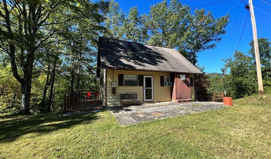 269 Azalea Trl, Almond, NC 28702 - 2 Beds, 2 Bath