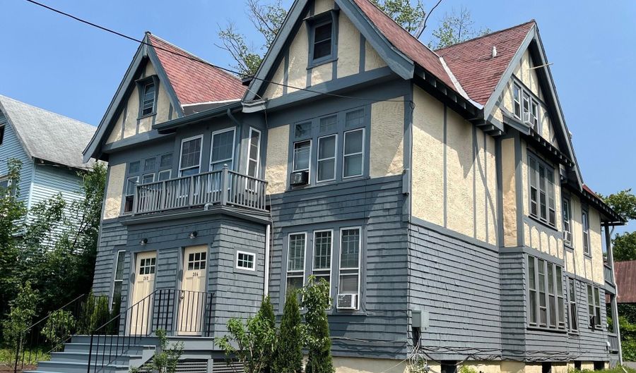 302-304 Quail St, Albany, NY 12208 - 12 Beds, 8 Bath