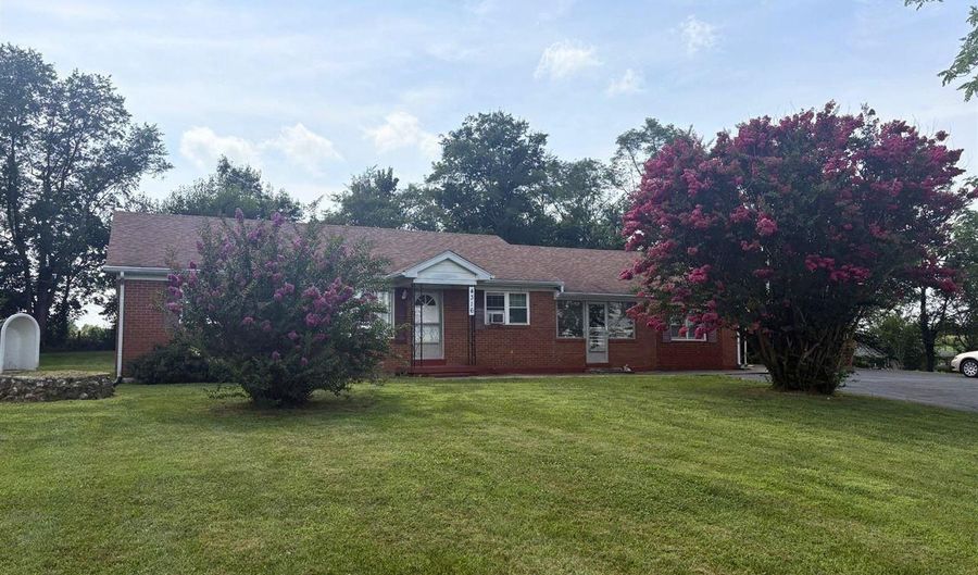 4316 Louisville Rd, Bardstown, KY 40004 - 4 Beds, 2 Bath
