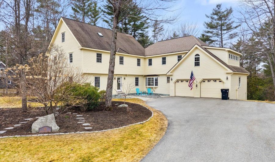 43 Darling Parke Dr, Bangor, ME 04401 - 6 Beds, 4 Bath