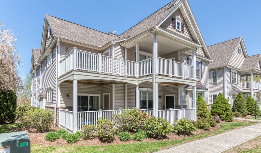 95 S Ridge Ln E102, Berlin, CT 06037 - 2 Beds, 2 Bath