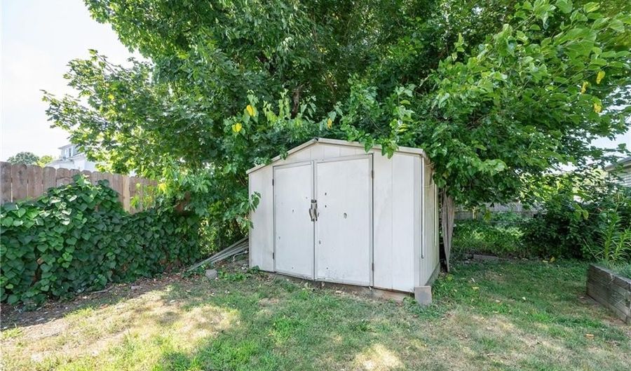 115 Sutton Ave, East Providence, RI 02914 - 3 Beds, 2 Bath