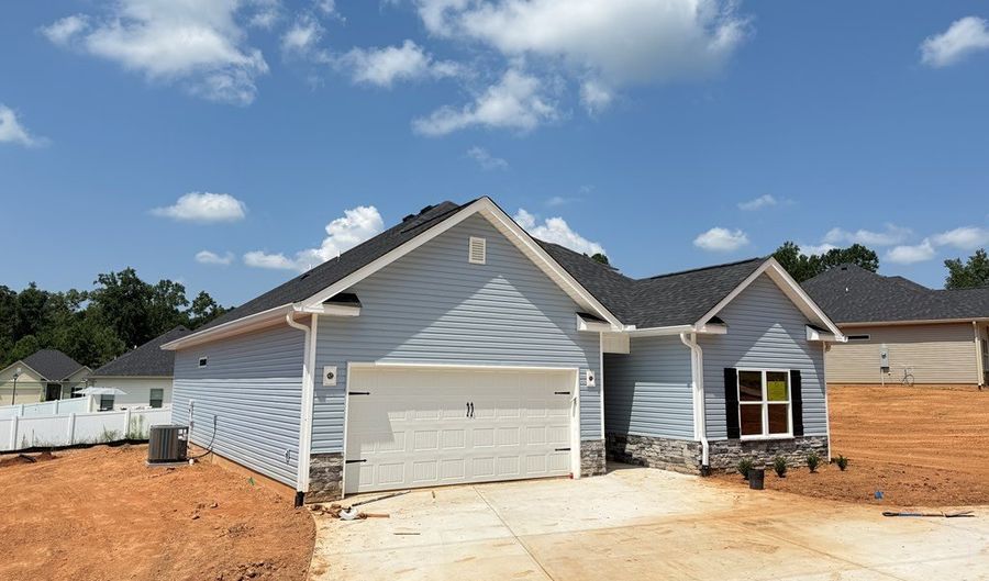 409 Calvert St, Abbeville, SC 29620 - 4 Beds, 3 Bath