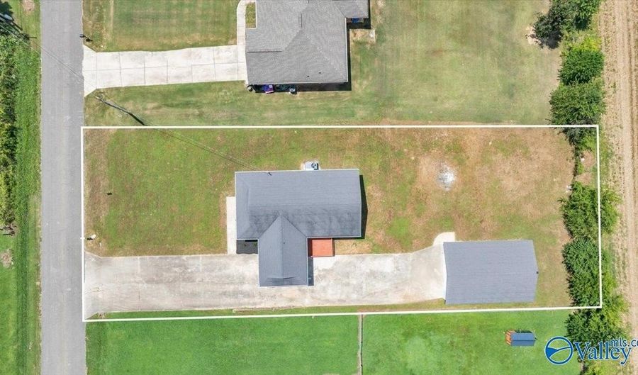 16355 Log Cabin Rd, Athens, AL 35611 - 3 Beds, 2 Bath