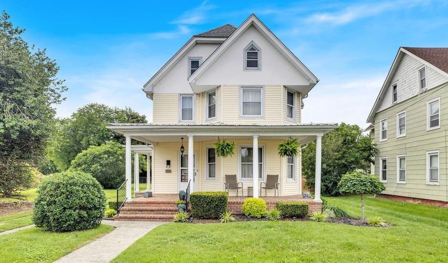207 COMMERCE St, Harrington, DE 19952 - 3 Beds, 2 Bath