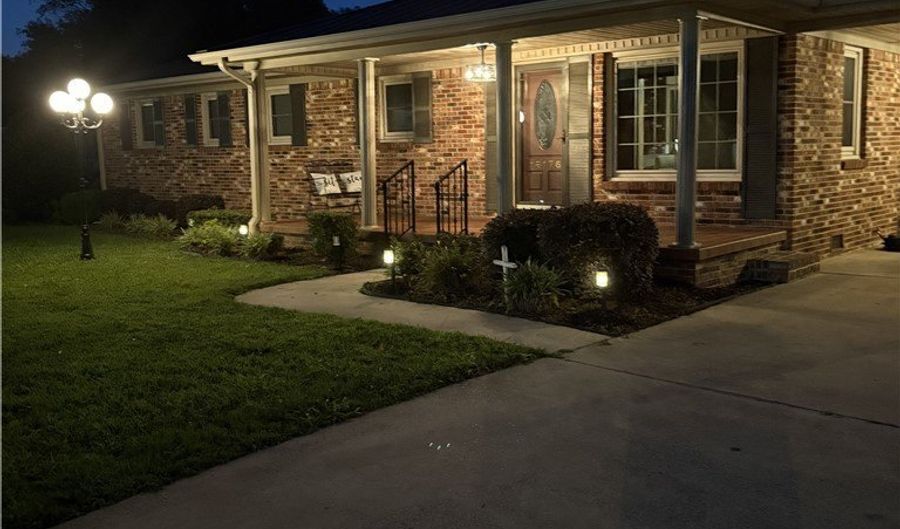 18176 N Jefferson Aly 1, Athens, AL 35614 - 4 Beds, 3 Bath