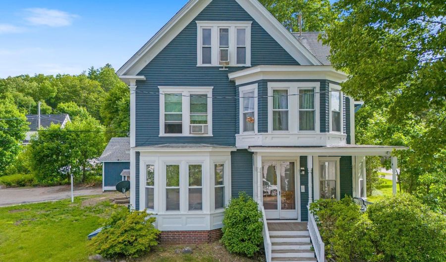 81 Main St, Raymond, NH 03077 - 5 Beds, 4 Bath