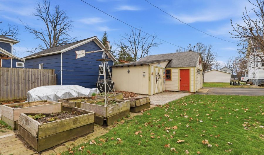312 Perry St, Albion, MI 49224 - 3 Beds, 2 Bath