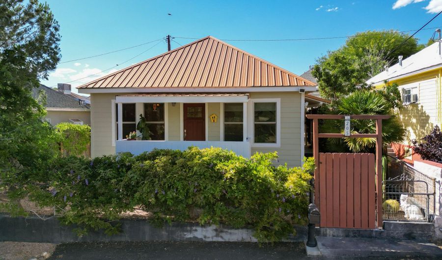 205 VAN DYKE St, Bisbee, AZ 85603 - 1 Beds, 1 Bath