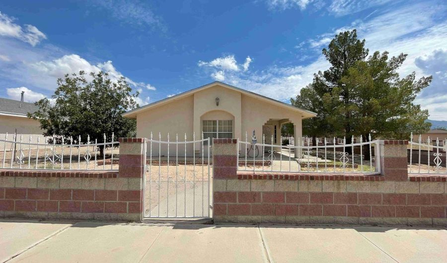 1100 FRESNO St, Anthony, TX 79821 - 2 Beds, 2 Bath