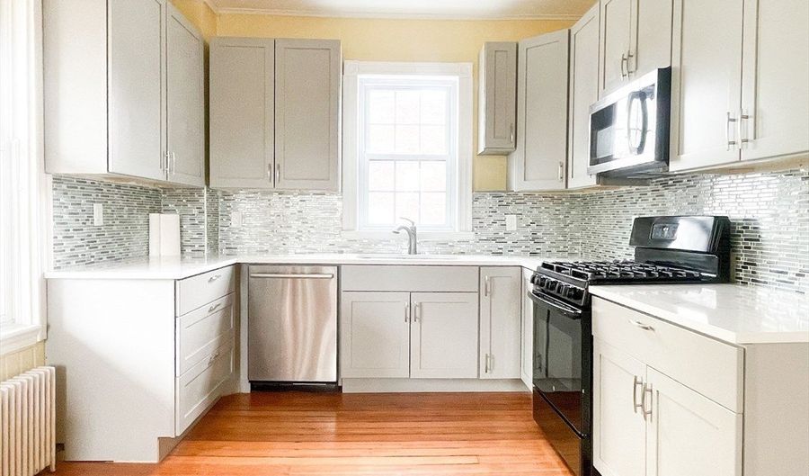 381 Centre St 2, Boston, MA 02130 - 4 Beds, 2 Bath