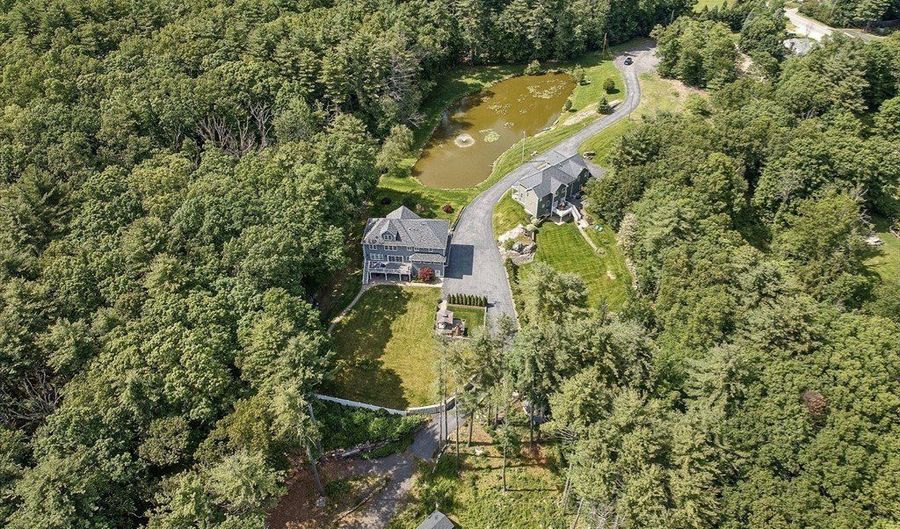 46 West St, Berlin, MA 01503 - 4 Beds, 4 Bath