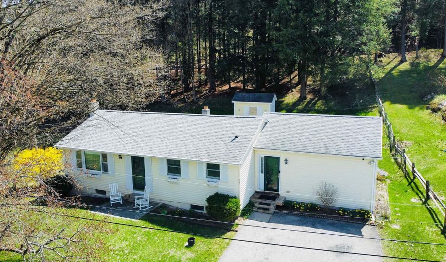 78 Carbonti Cir, Arlington, VT 05250 - 3 Beds, 2 Bath