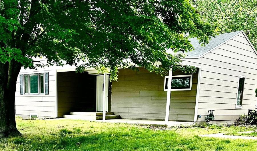 1515 N 2nd, Arkansas City, KS 67005 - 3 Beds, 2 Bath