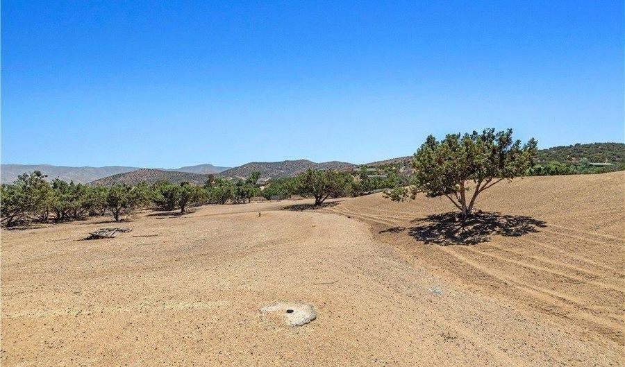 6324 Quail Rd, Agua Dulce, CA 91390 - 4 Beds, 3 Bath