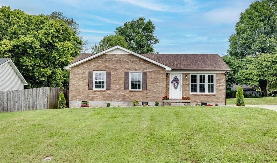 138 Springhill Dr, Bardstown, KY 40008 - 3 Beds, 2 Bath