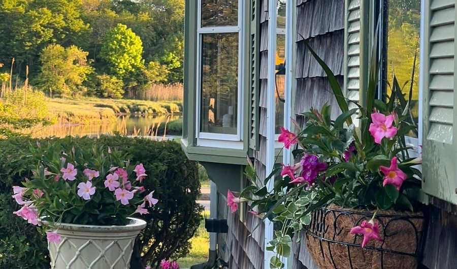 7 George St, Barnstable, MA 02630 - 3 Beds, 2 Bath
