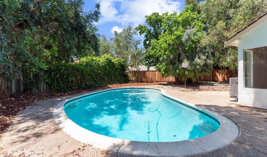 4704 Parkland Ct, Antioch, CA 94531 - 3 Beds, 2 Bath