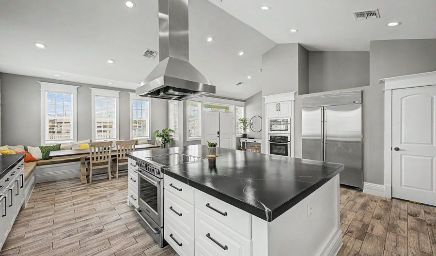 10916 W FLANAGAN St, Avondale, AZ 85323 - 4 Beds, 3 Bath