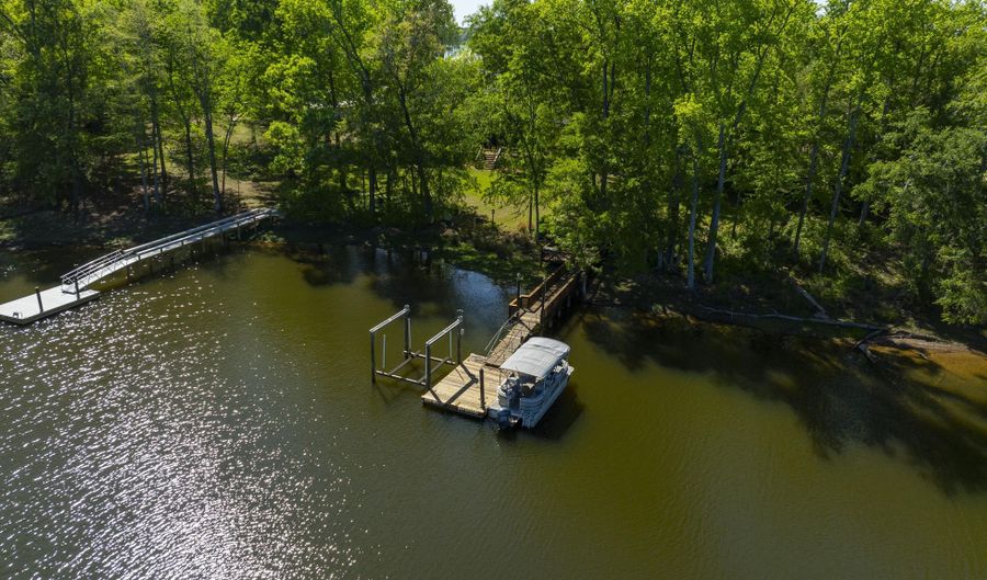 1584 Hutto Island Dr, Batesburg Leesville, SC 29070 - 5 Beds, 4 Bath