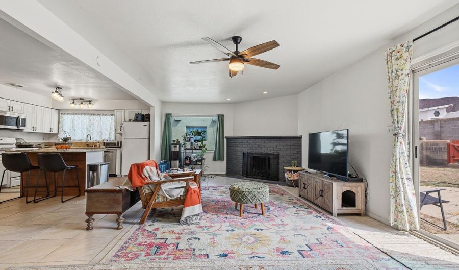 1840 Corte Del Sol, Alamogordo, NM 88310 - 3 Beds, 2 Bath