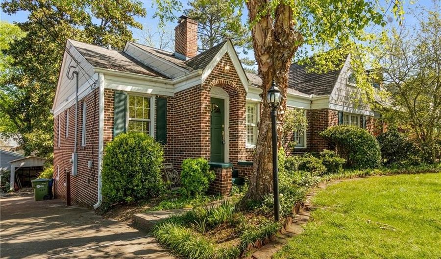 666 Yorkshire Rd NE, Atlanta, GA 30306 - 3 Beds, 2 Bath