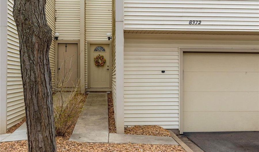 8372 Lower 138th Ct, Apple Valley, MN 55124 - 4 Beds, 2 Bath