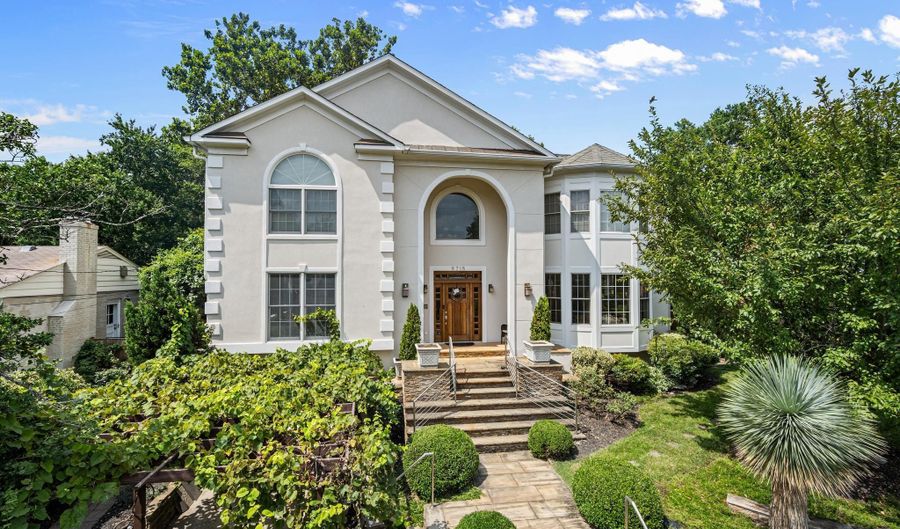 9715 SINGLETON Dr, Bethesda, MD 20817 - 5 Beds, 6 Bath