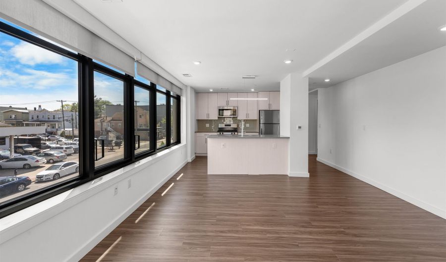 957 BROADWAY 201, Bayonne, NJ 07002 - 1 Beds, 1 Bath