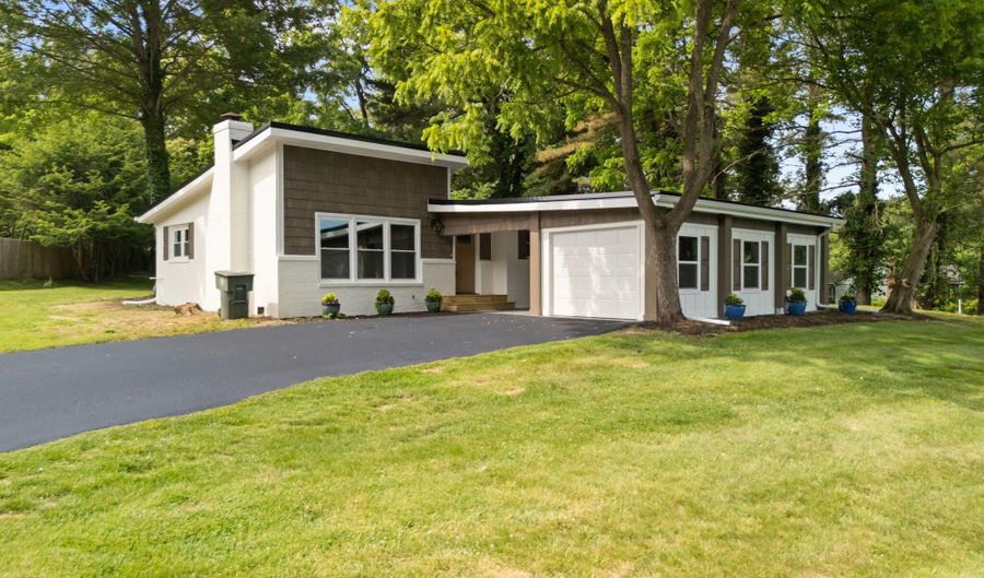 121 NE Hill Dr, Abingdon, VA 24210 - 3 Beds, 2 Bath