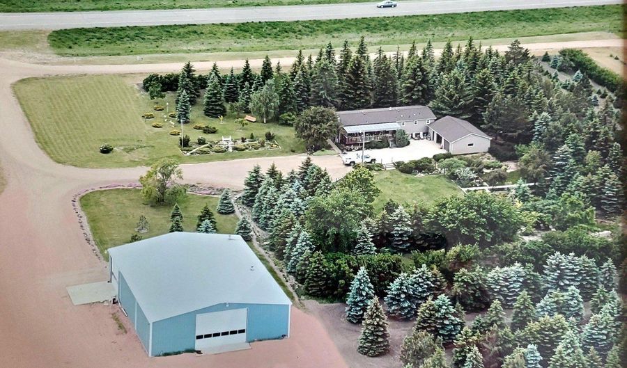 112 8403rd St SW, Bowman, ND 58623 - 5 Beds, 3 Bath