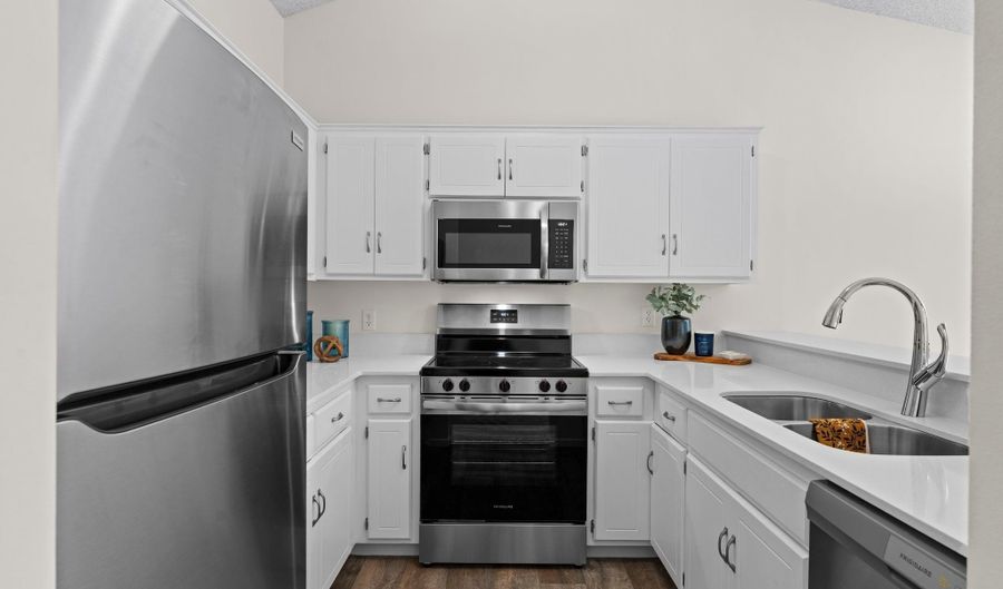 14855 Endicott Way 304, Apple Valley, MN 55124 - 2 Beds, 1 Bath