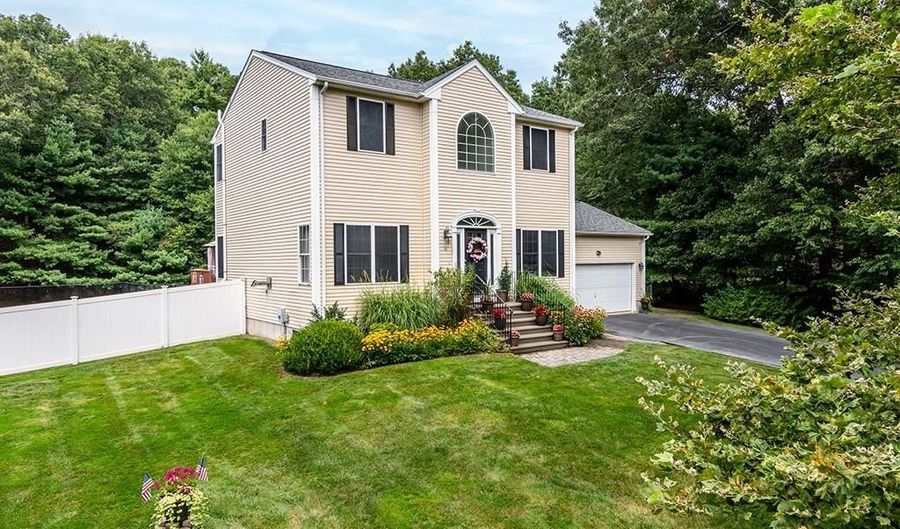 19 Audubon Ln, Coventry, RI 02831 - 3 Beds, 3 Bath