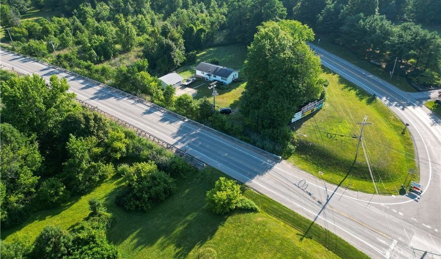 8238 Center Rd, Ashtabula, OH 44004 - 2 Beds, 2 Bath