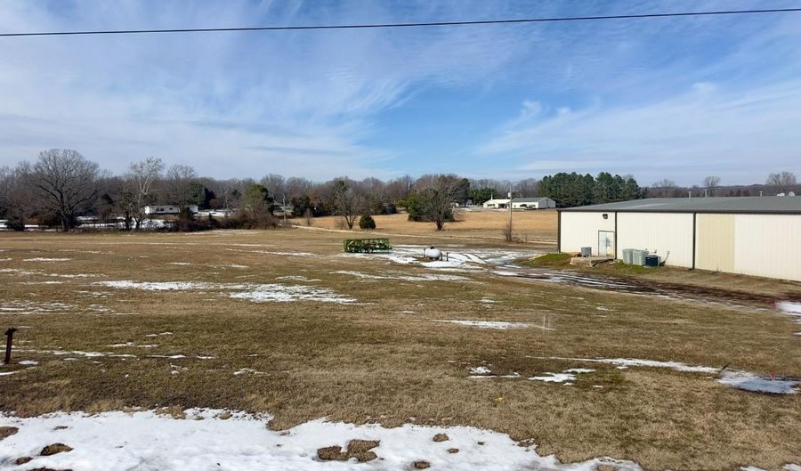 412 Highway 62 W, Ash Flat, AR 72513 - 0 Beds, 0 Bath