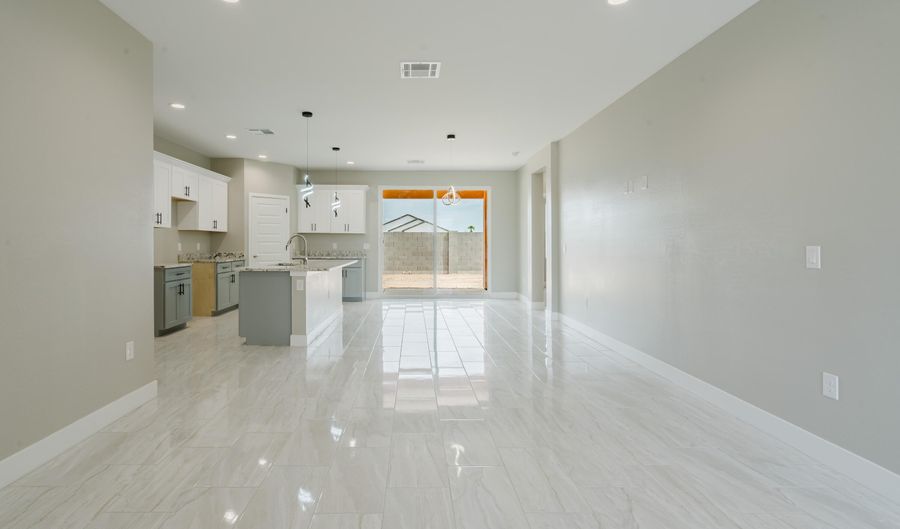 10346 W BRADSHAW Dr, Arizona City, AZ 85123 - 4 Beds, 2 Bath