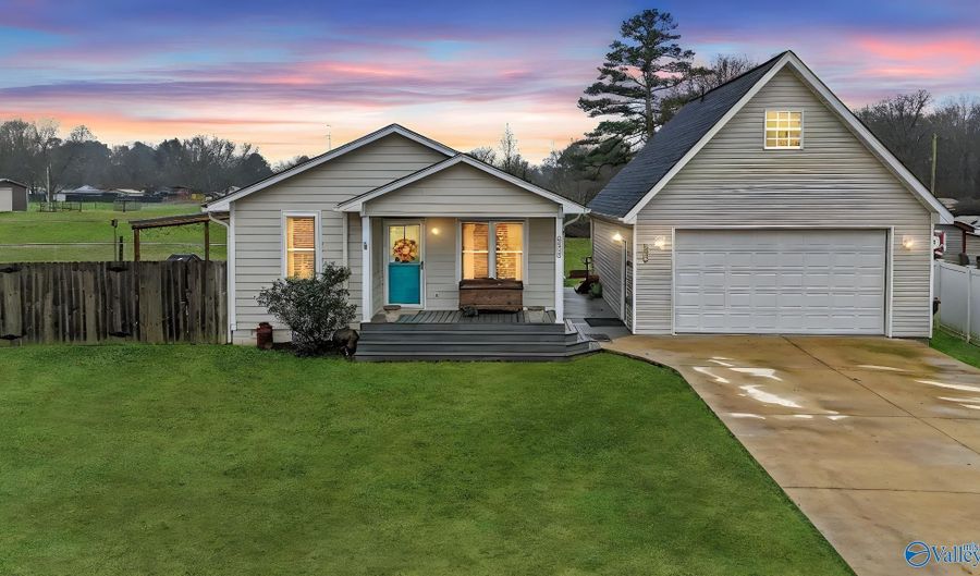 22074 Piney Chapel Rd, Athens, AL 35614 - 3 Beds, 4 Bath