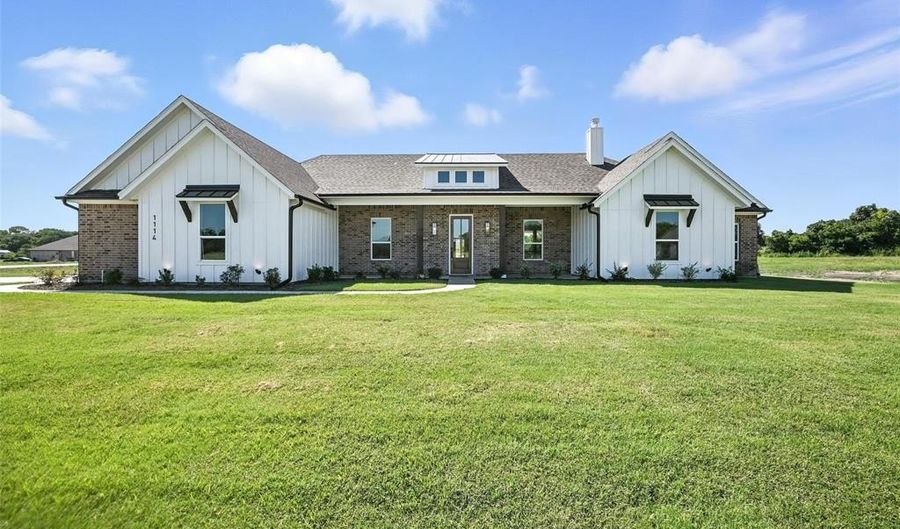 1114 Silver Sage Trl, Weatherford, TX 76085 - 4 Beds, 3 Bath