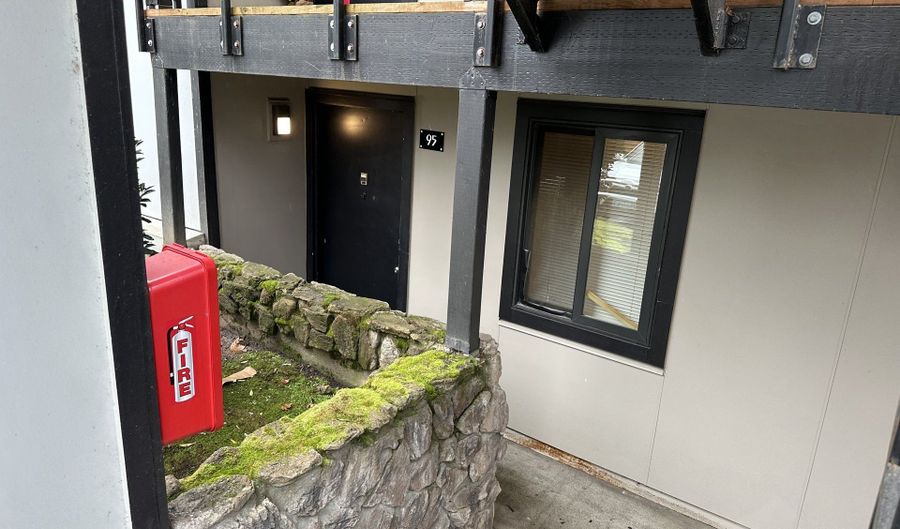 14095 SW WALKER Rd 95, Beaverton, OR 97005 - 2 Beds, 1 Bath