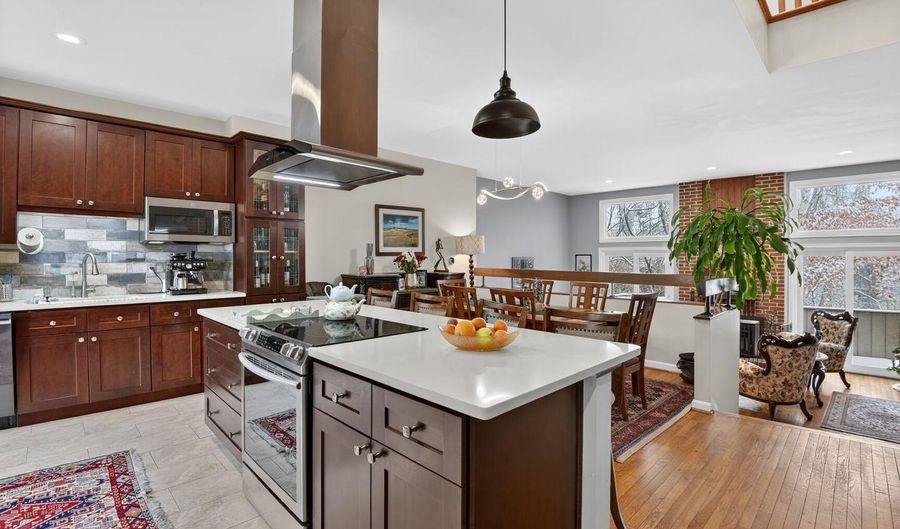 7511 BRADLEY Blvd, Bethesda, MD 20817 - 4 Beds, 4 Bath