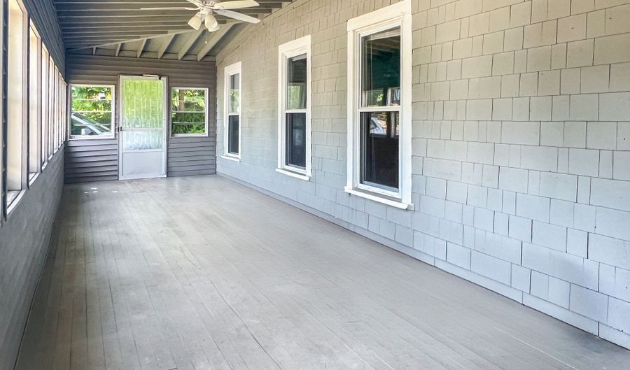 58 Shore Dr, Branford, CT 06405 - 2 Beds, 2 Bath