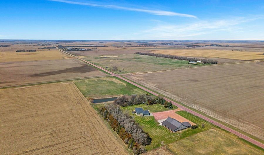 42119 SD Hwy 38, Alexandria, SD 57311 - 5 Beds, 3 Bath