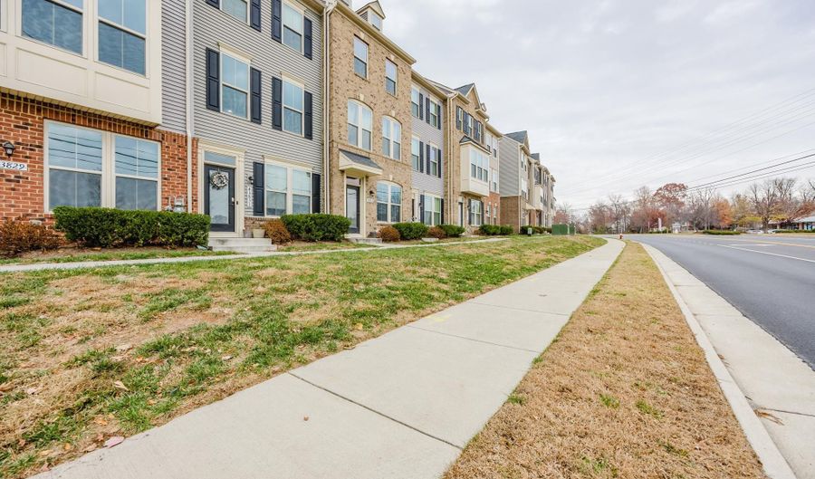 43831 STUBBLE CORNER Sq, Ashburn, VA 20147 - 3 Beds, 4 Bath